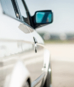 How to clean automotive glass without scratching it?